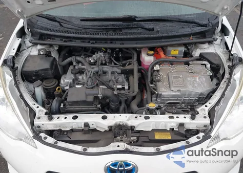 2014 Toyota Prius C Three from USA, damaged, VIN JTDKDTB39E1076582